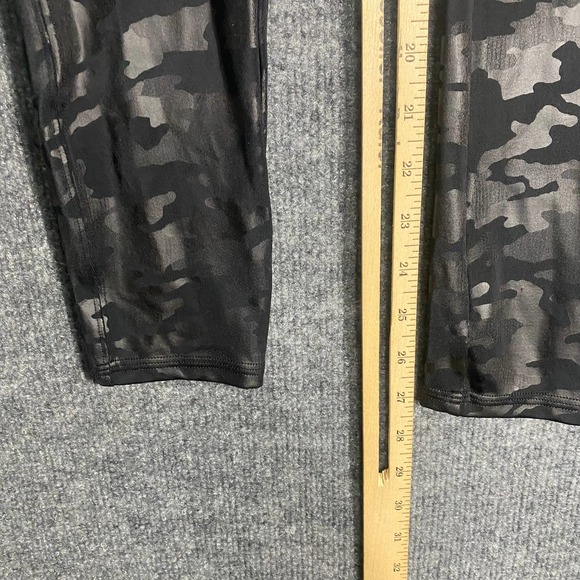 SPANX Faux Leather Leggings Medium Matte Black Camo High Rise Skinny Compression - Picture 10 of 16